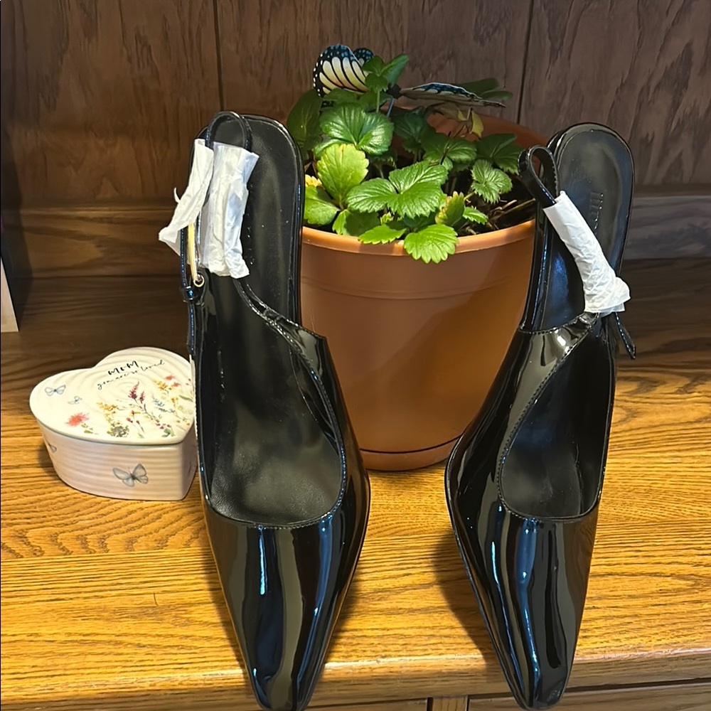 🔥Black Heels with Slingback Design and Pointed Toe